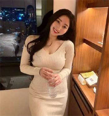 西门龙霆在柜子里和景佳人