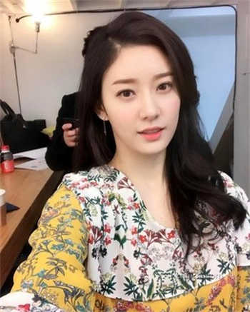 班主任用脚满足我小说