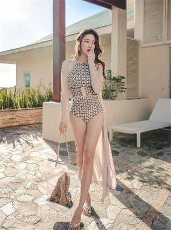 女主叫凤南音的小说